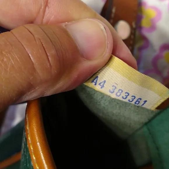 Beautiful green vintage Dooney and Bourke bag - Picture 5 of 6